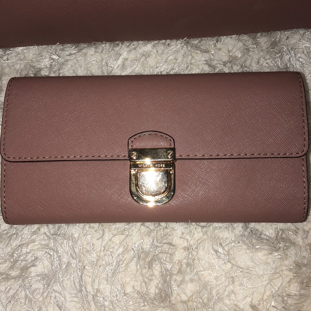 Dusty rose Michael Kors purse & wallet - Picture 5 of 8